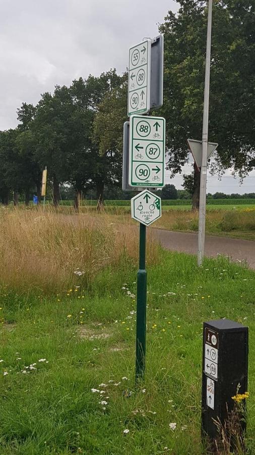 Logeerruimte In Gerenoveerde Boerderij In Wachtum 아파트 외부 사진